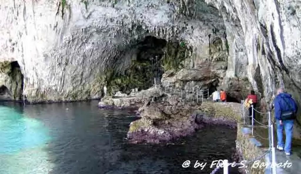 Grotta della Zinzulusa